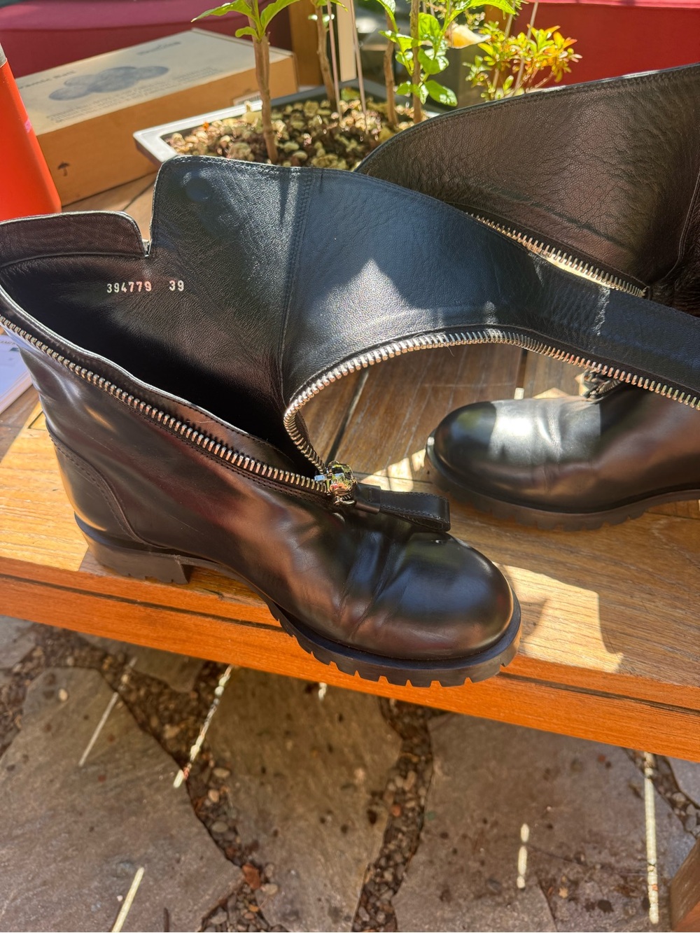 Alexander McQueen Black Leather Zip-Front Ankle Boots - Picture 5 of 8